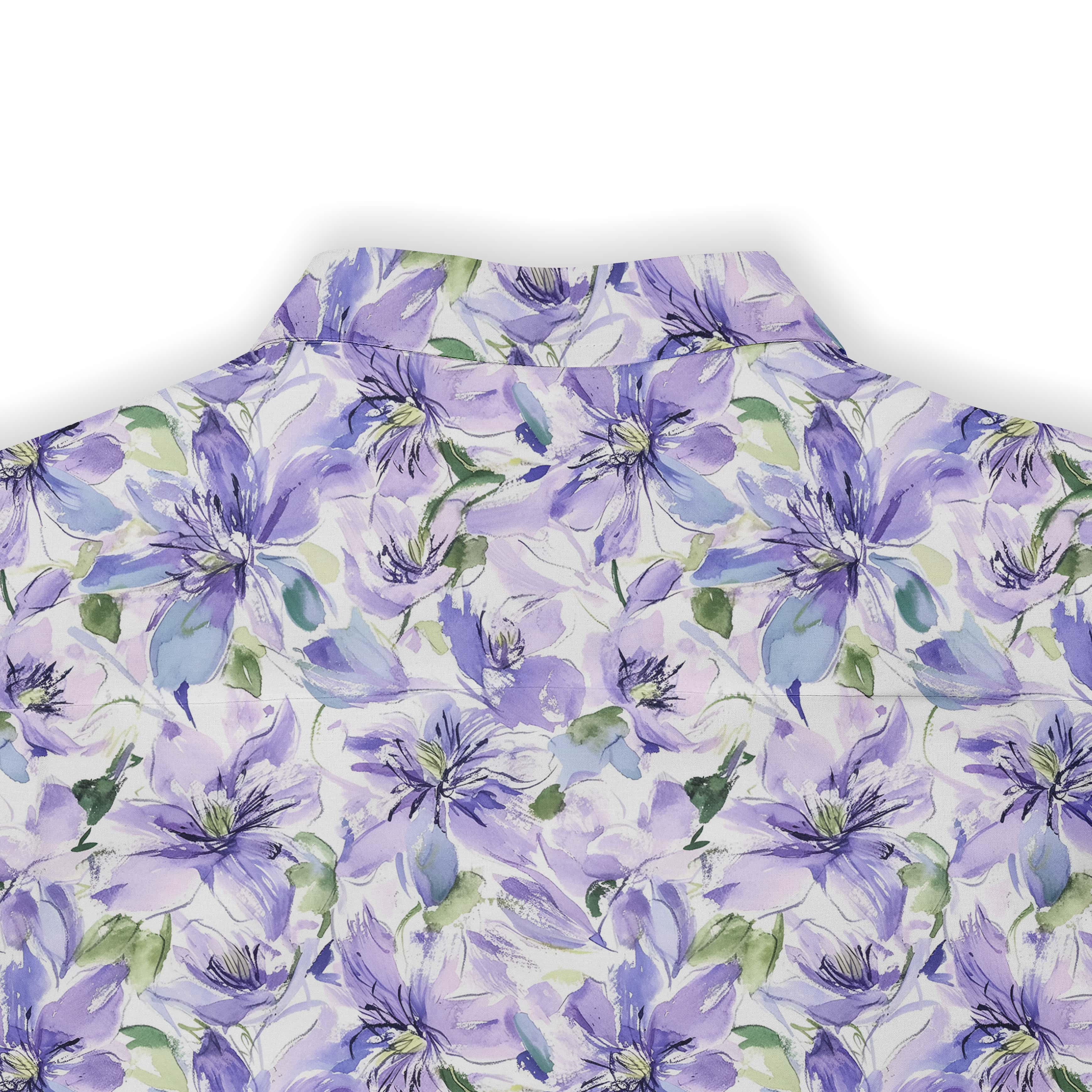 Elegant floral shirt with a lavender motif, ideal for a calm and peaceful look.